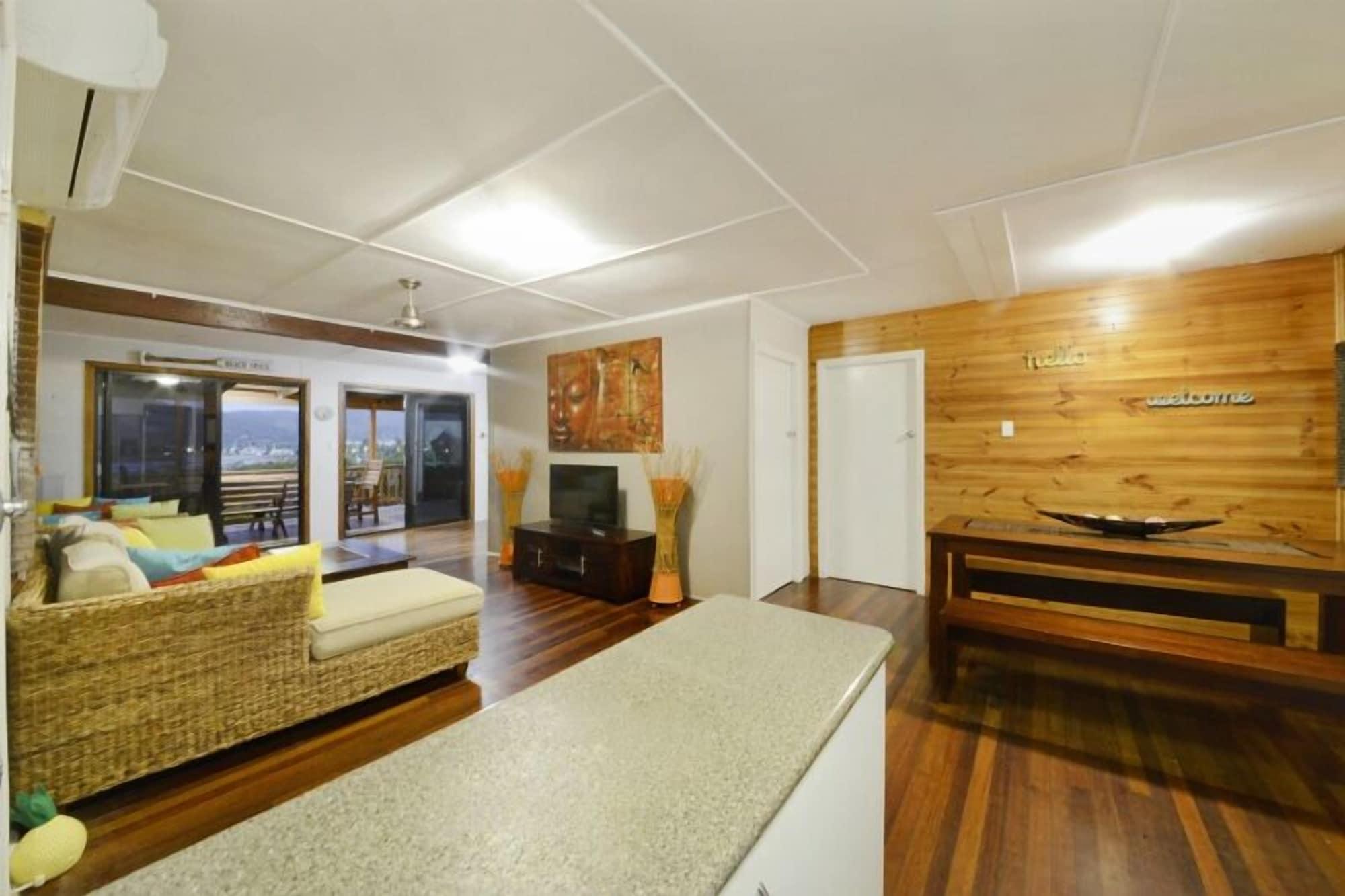Airlie Guest House Airlie Beach Eksteriør billede