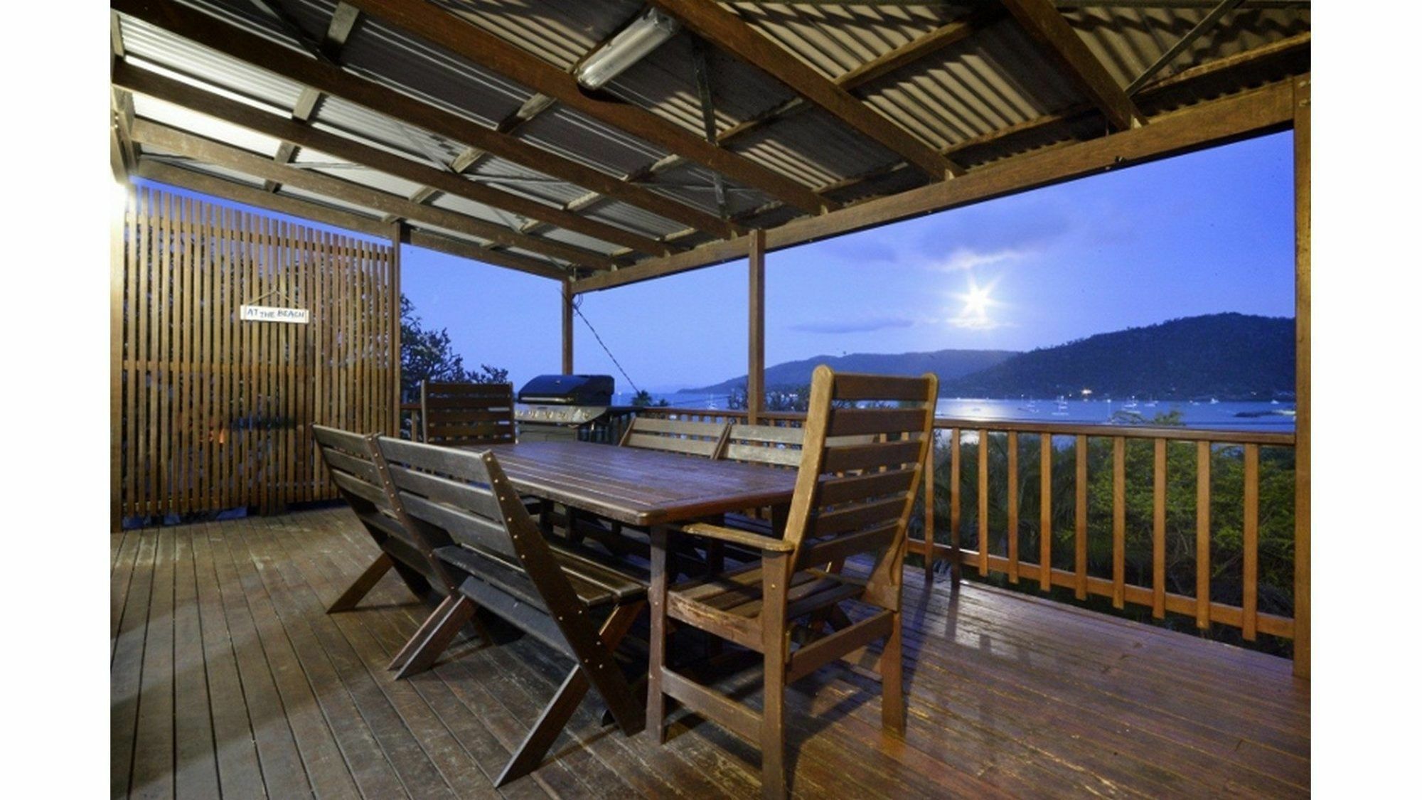 Airlie Guest House Airlie Beach Eksteriør billede